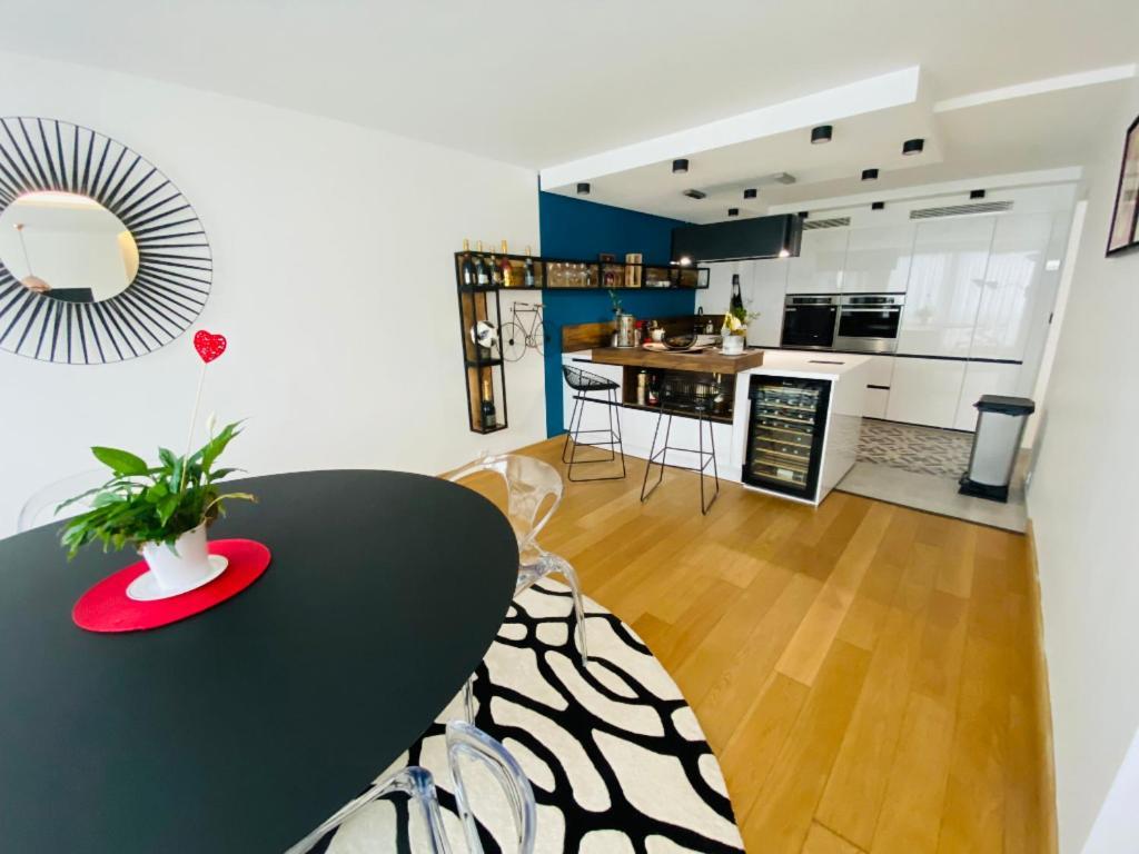 Hyper-Centre Place D'Erlon Superbe Duplex Reims Esterno foto